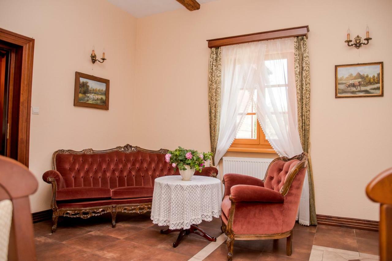 Dwor Woskrzenice Hotel Biala Podlaska Luaran gambar